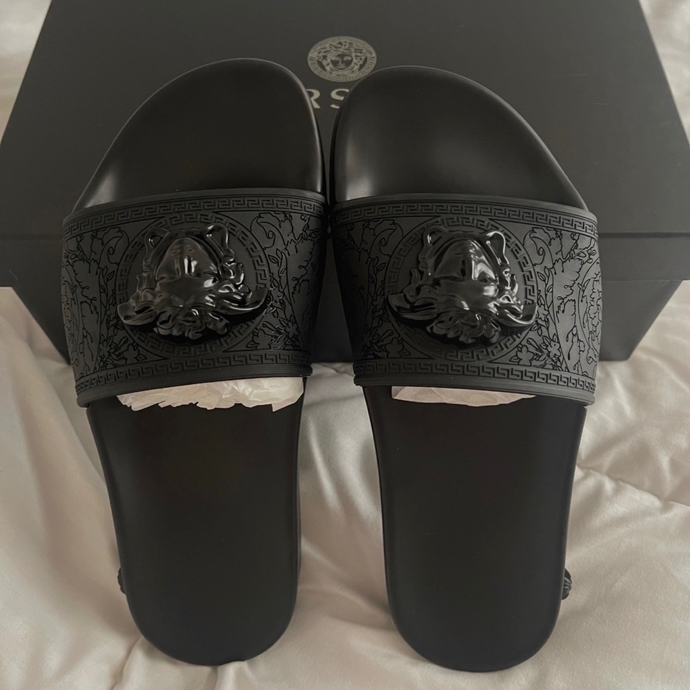 Versace slide all blacks sandals